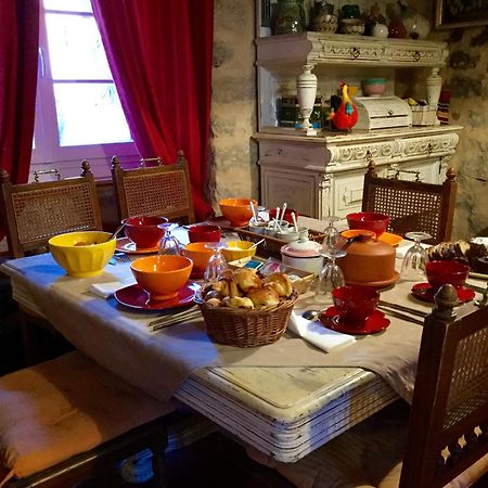 ホテル Au Puits De La Fontaine Tavernes エクステリア 写真