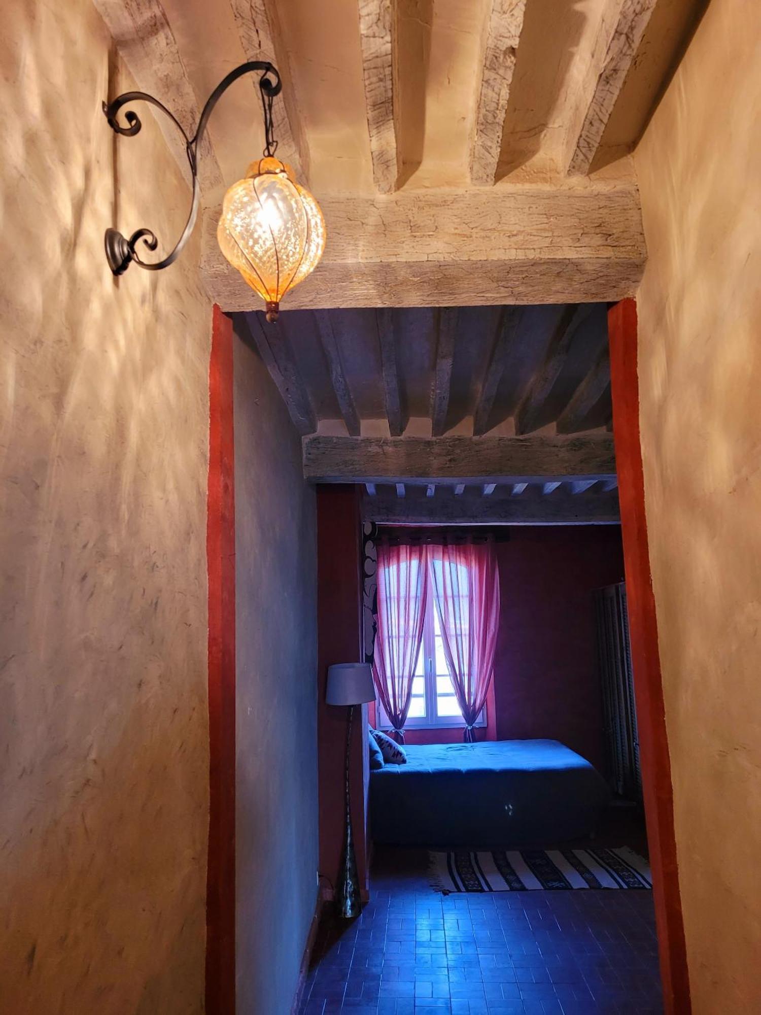 ホテル Au Puits De La Fontaine Tavernes 部屋 写真