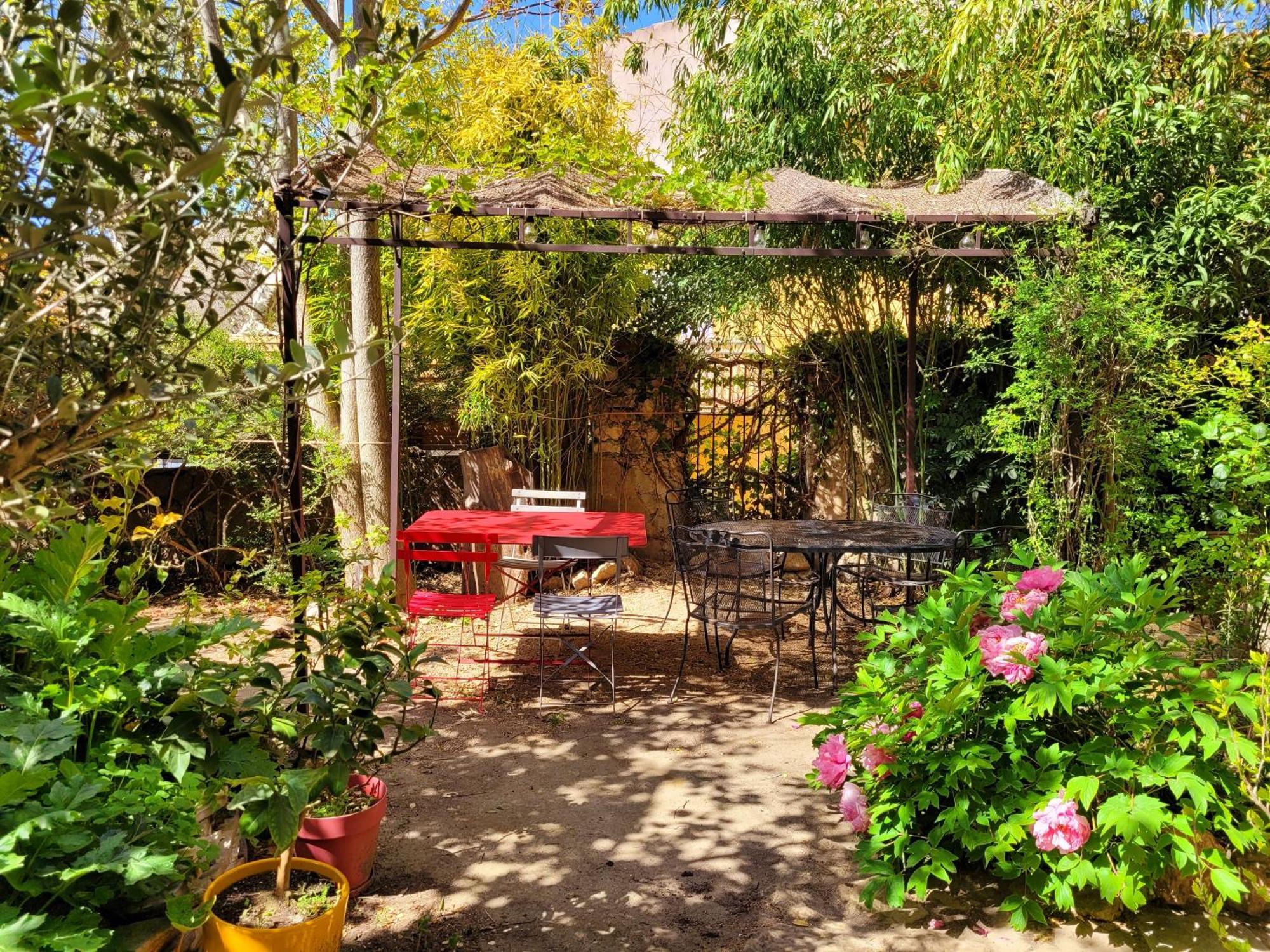 ホテル Au Puits De La Fontaine Tavernes エクステリア 写真