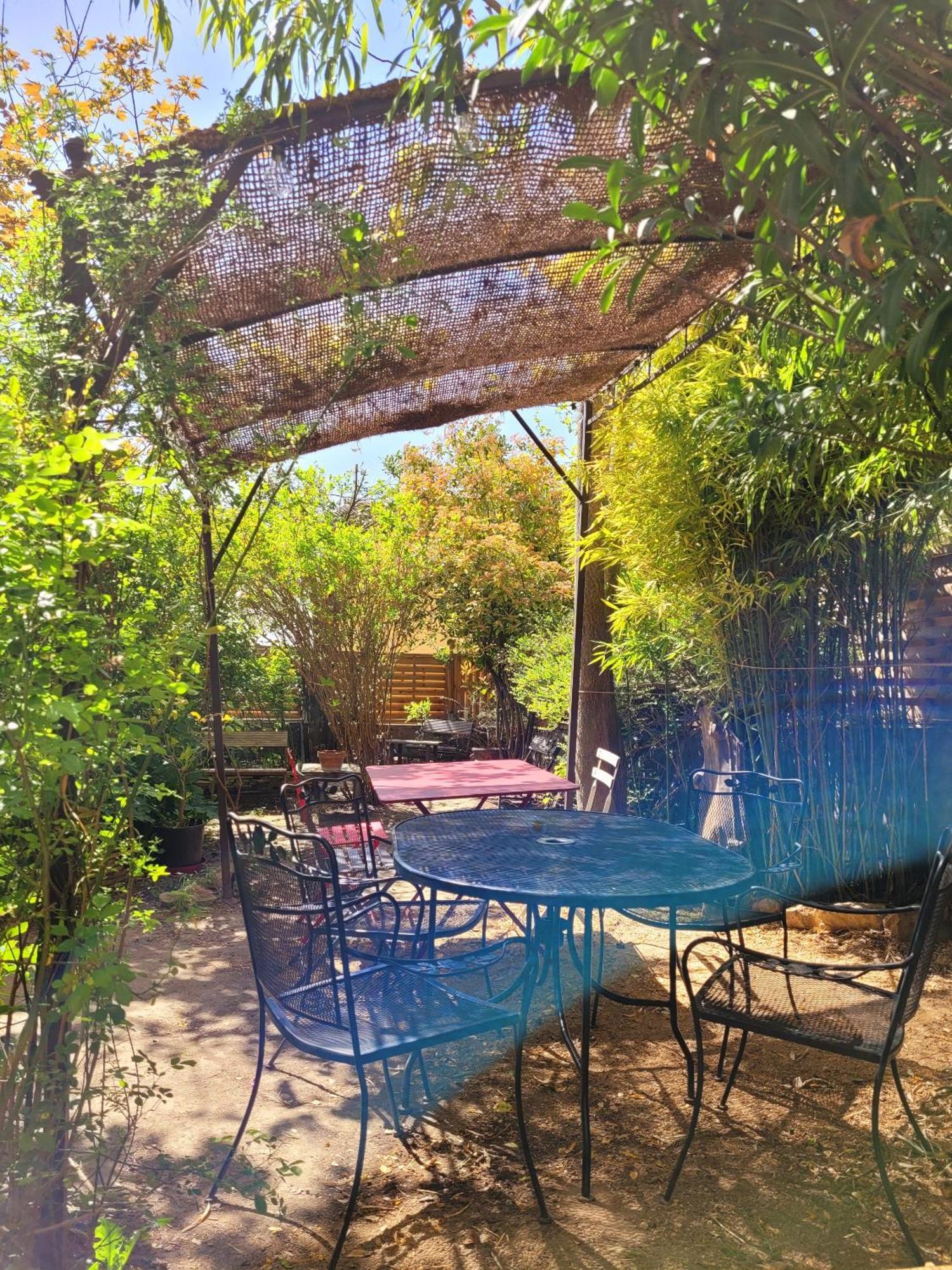 ホテル Au Puits De La Fontaine Tavernes エクステリア 写真