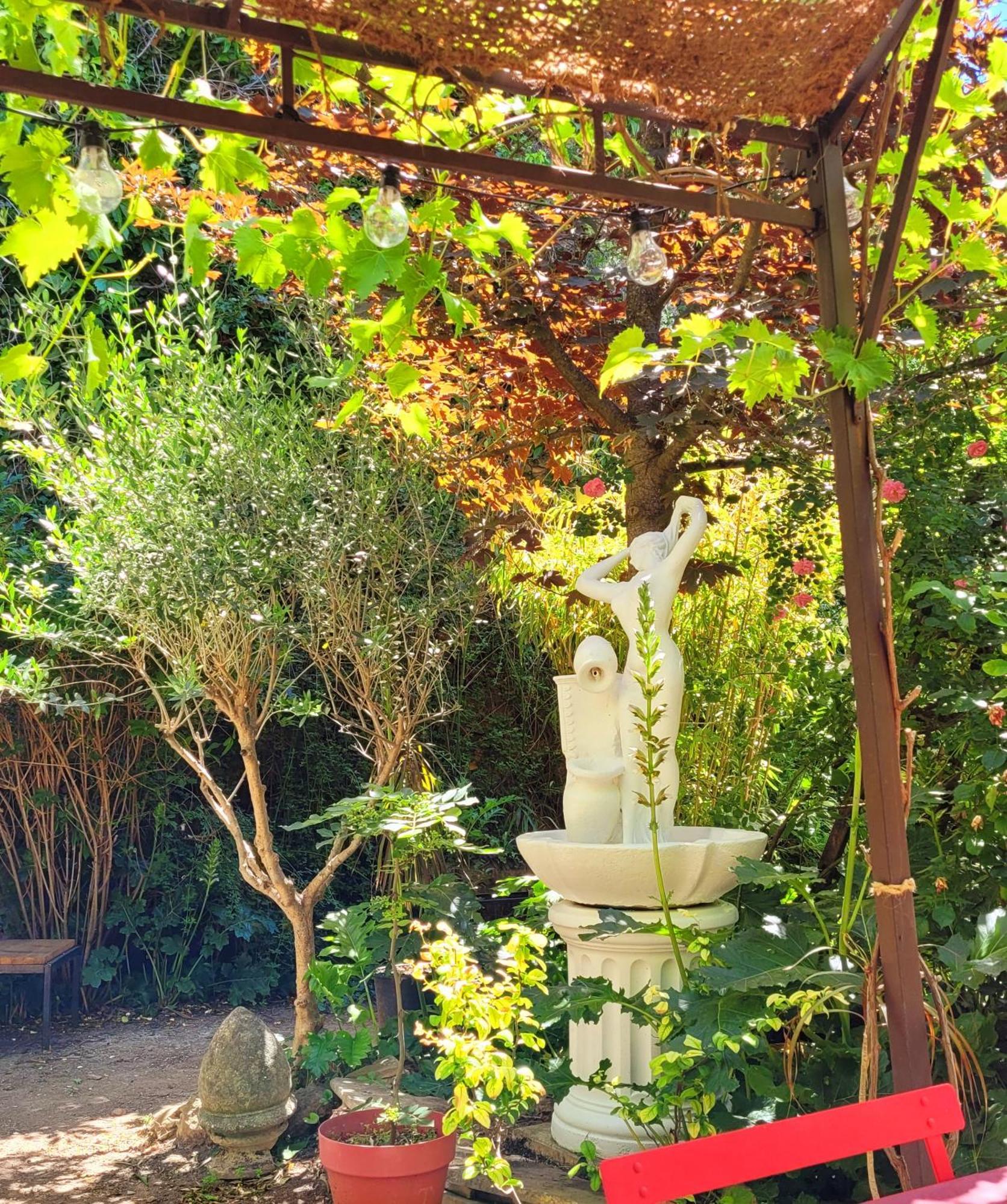 ホテル Au Puits De La Fontaine Tavernes エクステリア 写真